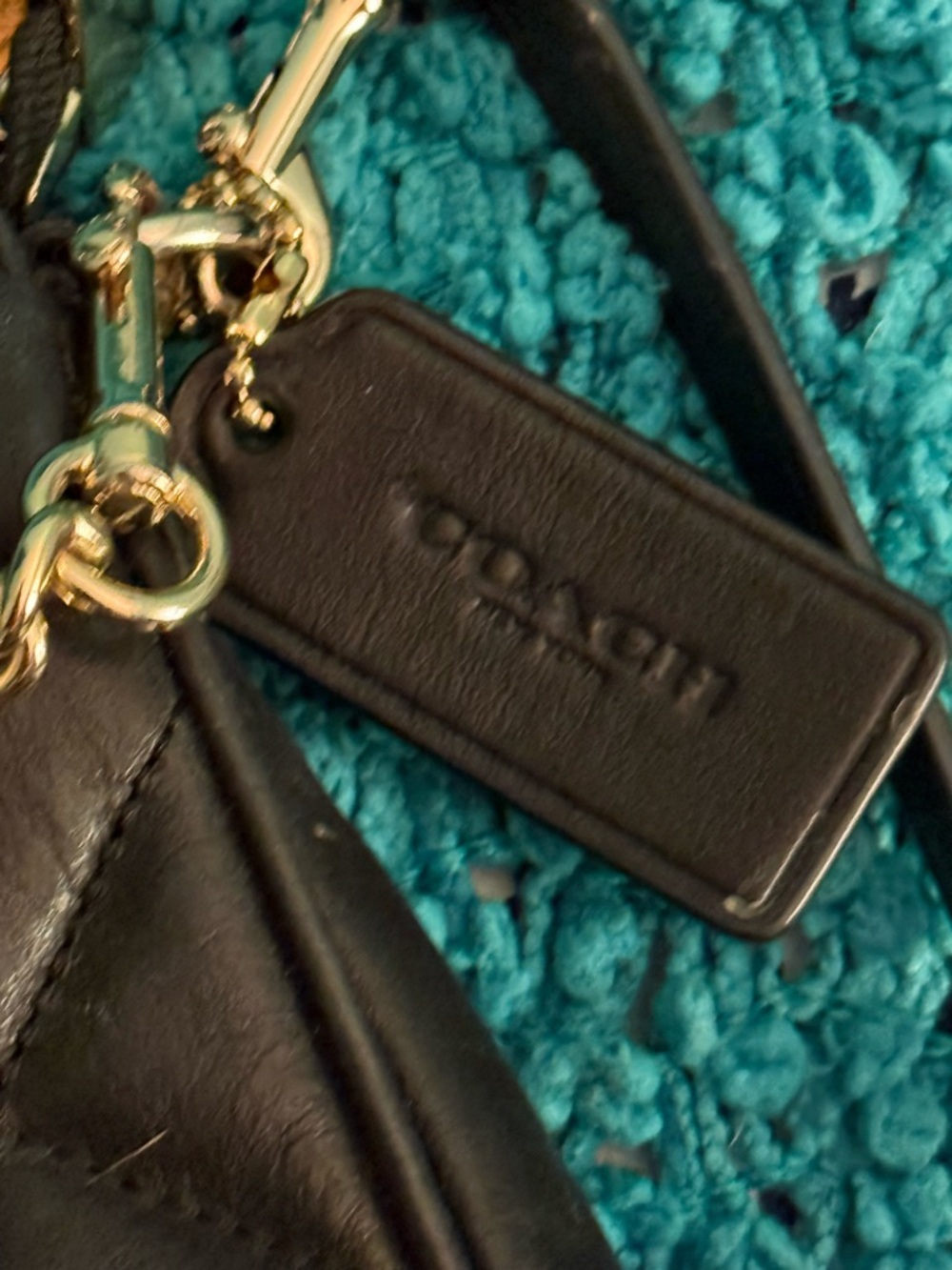 Coach Carrie black quilted crossbody chain purse like new - Picture 9 of 12